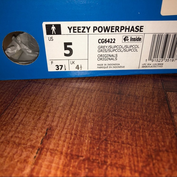 Shoes - Picture 2 of 7